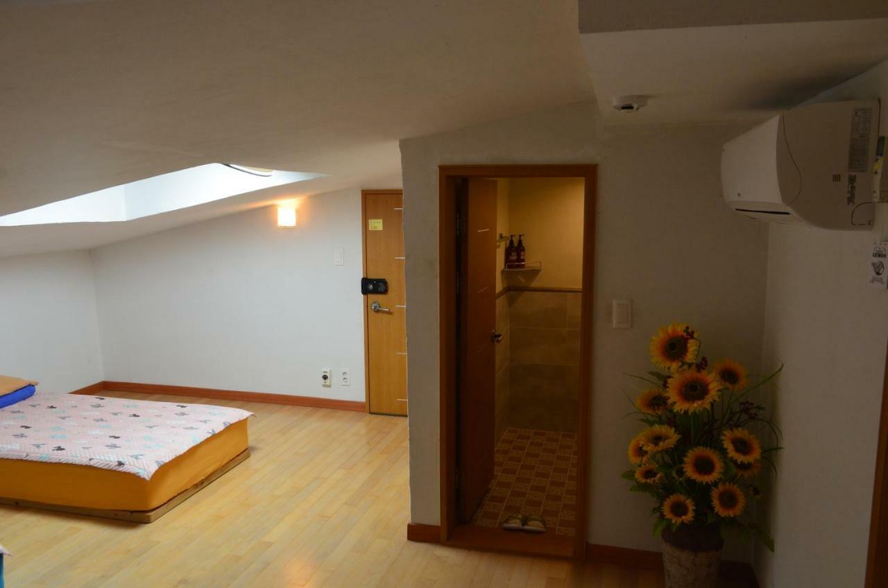 Tongyeong One Guesthouse Exterior foto